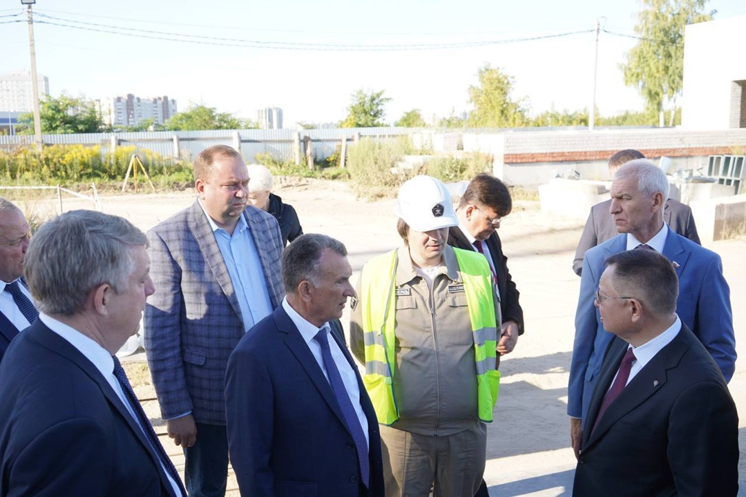 Глава Минстроя России Ирек Файзуллин в рамках рабочей поездки в Брянскую область посетил объекты социальной инфраструктуры