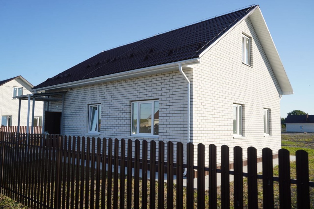 Во время рабочей поездки Министр строительства и ЖКХ РФ Ирек Файзуллин вместе с Главой Брянской области Александром Богомазом посетил социальные объекты в селе…