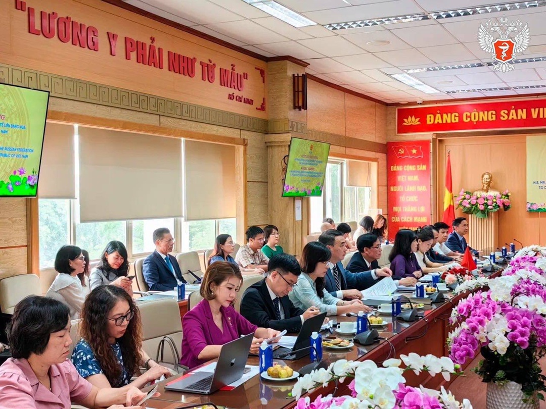 Михаил Мурашко: Сотрудничество в сфере здравоохранения взаимно интересно и РФ, и Вьетнаму