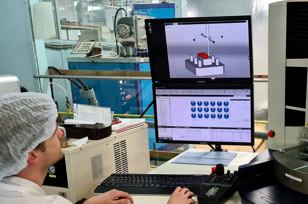 Точность и только точность Контролировать особо точные размеры изделий на НПП «Алмаз» холдинга «Росэл» (входит в Ростех) помогает мультисенсорная…