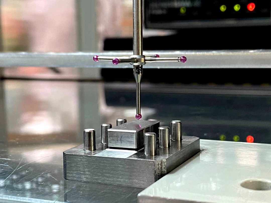 Точность и только точность Контролировать особо точные размеры изделий на НПП «Алмаз» холдинга «Росэл» (входит в Ростех) помогает мультисенсорная…