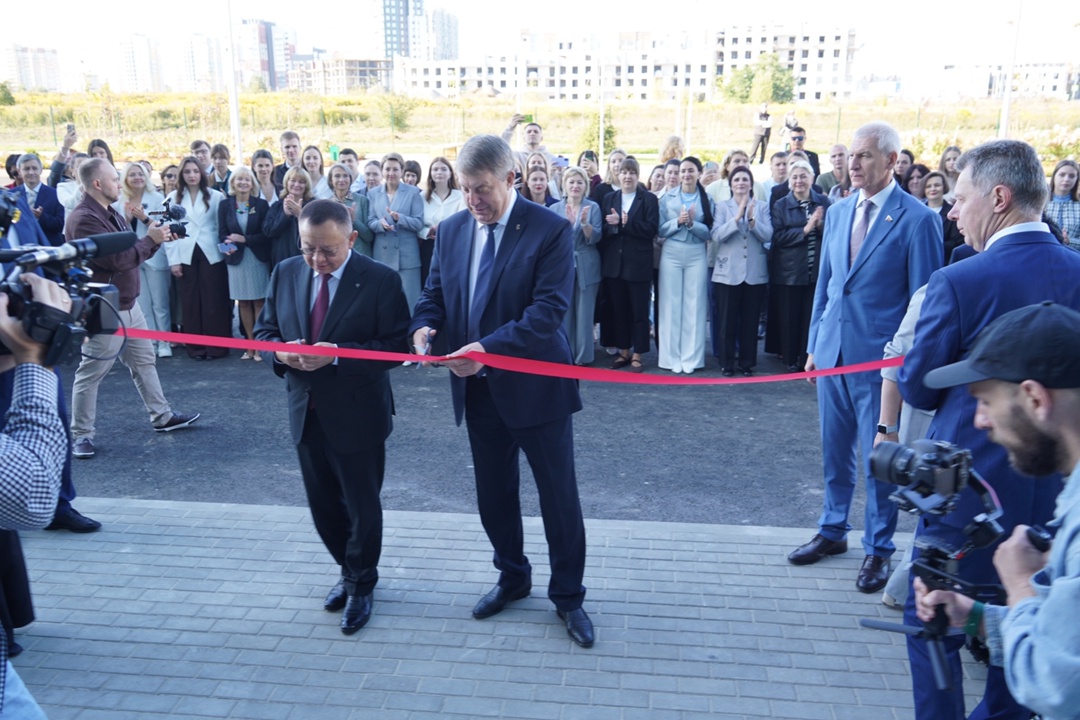 Министр строительства и ЖКХ Ирек Файзуллин совершил рабочую поездку в Брянскую область.