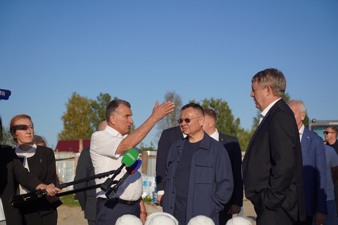 Министр строительства и ЖКХ Ирек Файзуллин совершил рабочую поездку в Брянскую область.