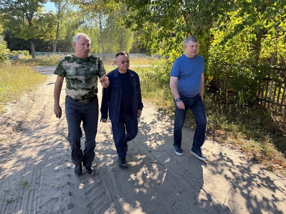 Министр строительства и ЖКХ РФ Ирек Файзуллин и Глава региона Александр Богомаз посетили приграничные территории Брянской области