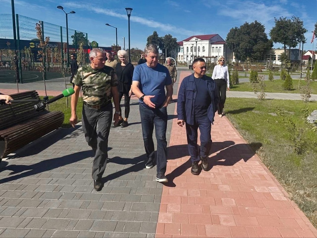 Министр строительства и ЖКХ РФ Ирек Файзуллин и Глава региона Александр Богомаз посетили приграничные территории Брянской области