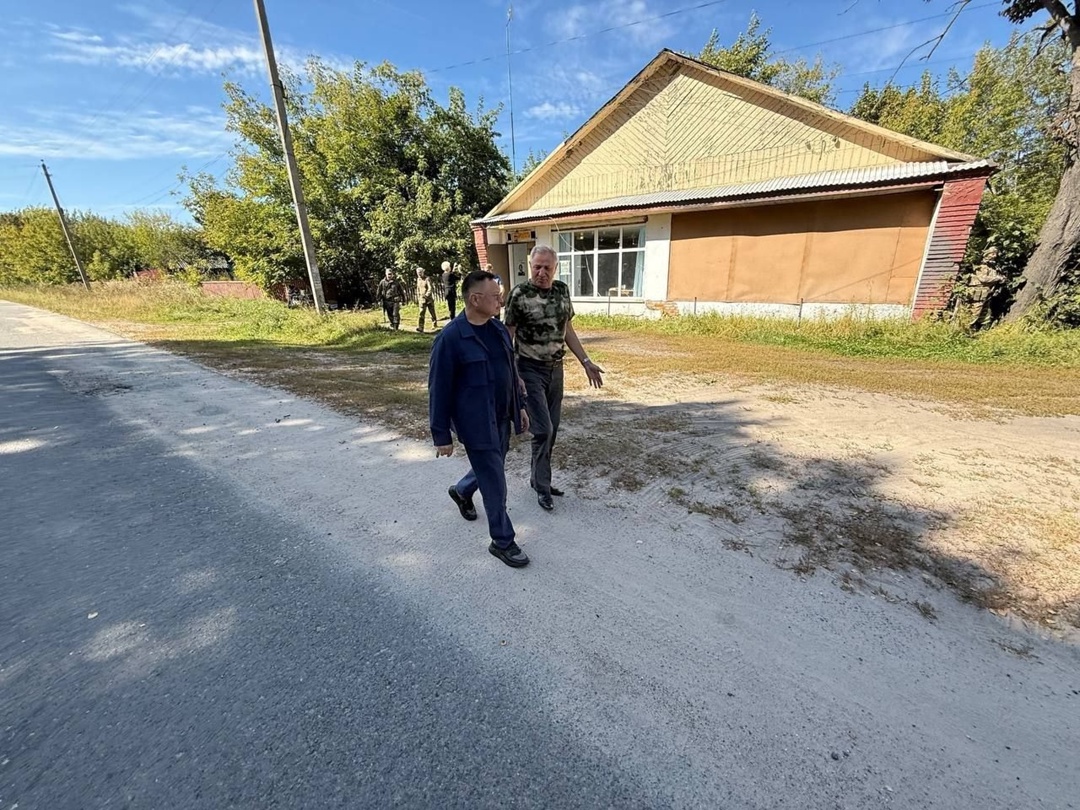 Министр строительства и ЖКХ РФ Ирек Файзуллин и Глава региона Александр Богомаз посетили приграничные территории Брянской области