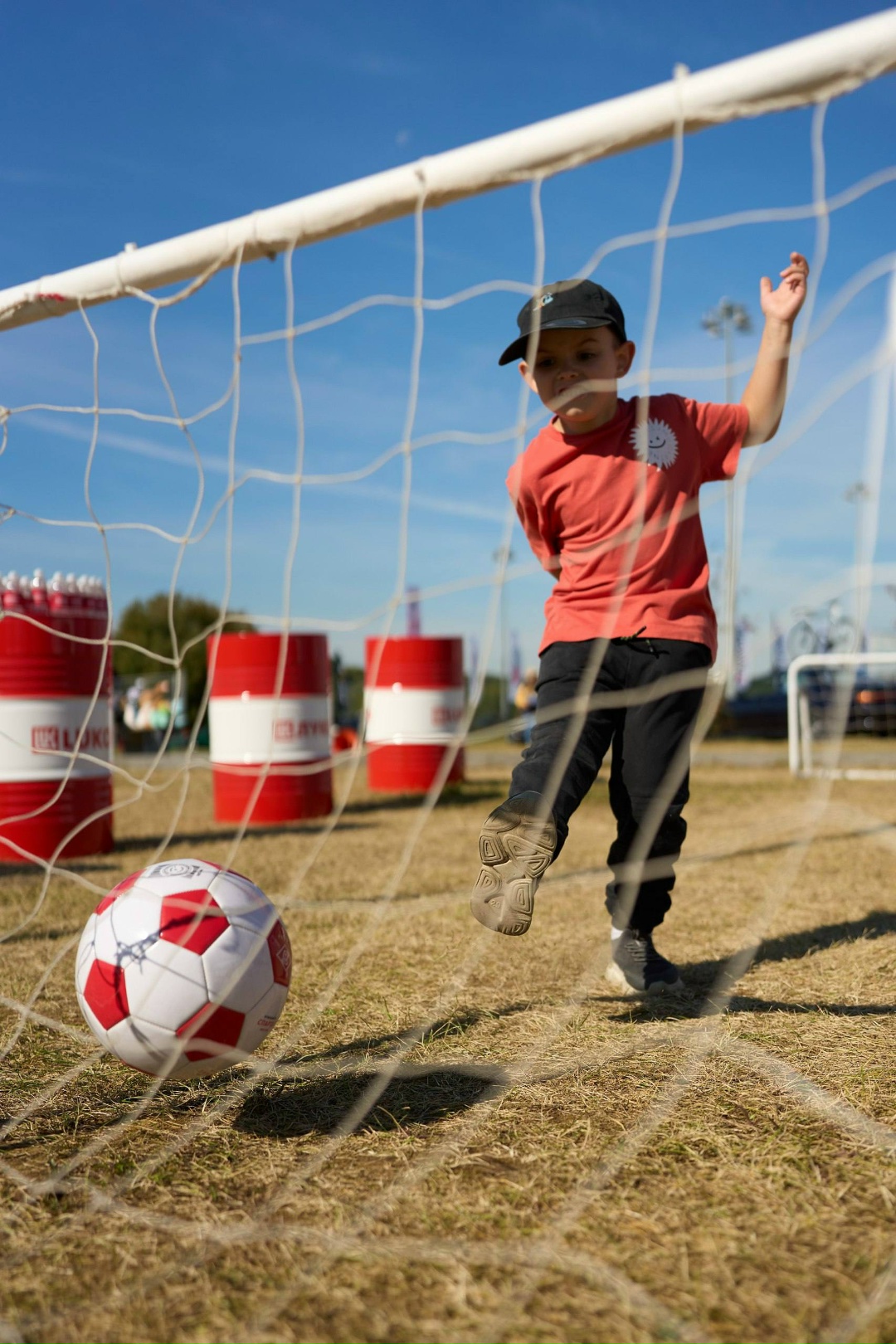 Скольжение как по маслу ЛУКОЙЛ — партнёр фестиваля Гран-При Москвы по дрифту.