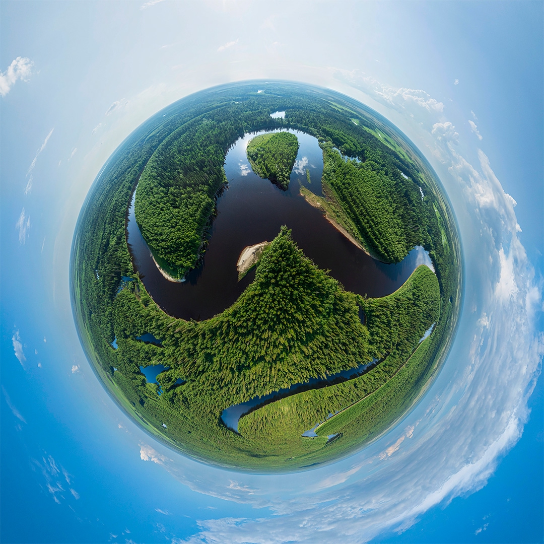 Суровый климат Ямала задает свои правила: зима здесь долгая и холодная. Тем ценнее лето – короткое, но яркое, наполненное красками и жизнью