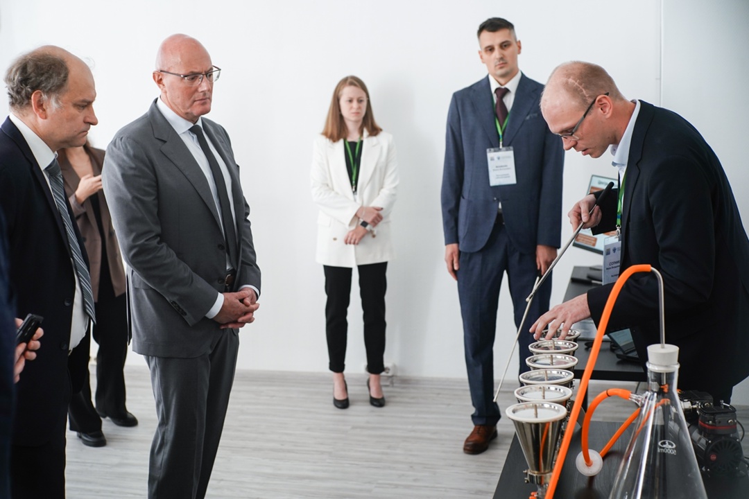 Дмитрий Чернышенко провел совещание по развитию Института проблем экологии и эволюции им. А.Н.Северцова РАН и оценил его инфраструктуру.