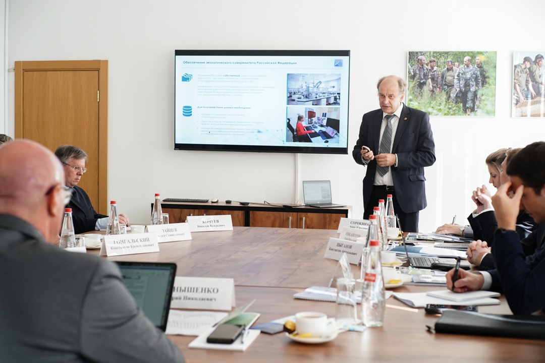 Дмитрий Чернышенко провел совещание по развитию Института проблем экологии и эволюции им. А.Н.Северцова РАН и оценил его инфраструктуру.