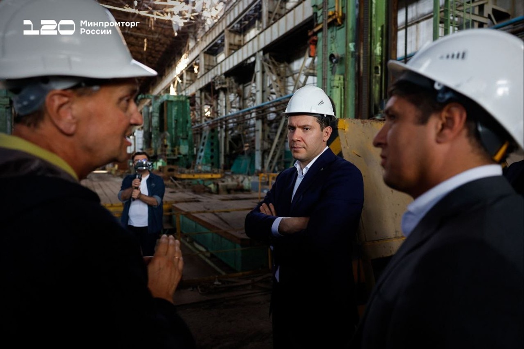 Антон Алиханов посетил промпредприятия ДНР и ЛНР