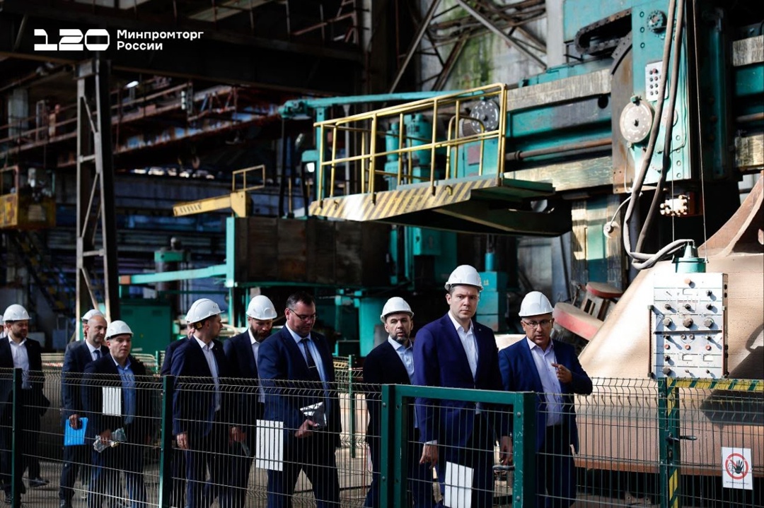 Антон Алиханов посетил промпредприятия ДНР и ЛНР