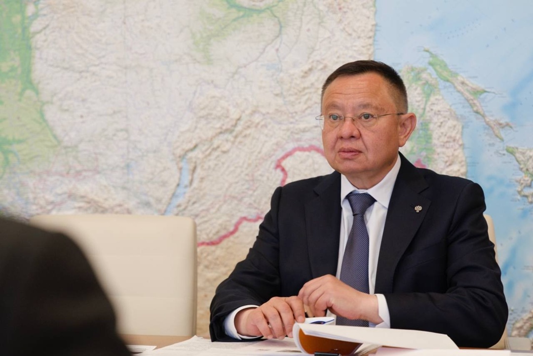 Глава Минстроя России Ирек Файзуллин провел рабочую встречу с ректором РАНХиГС Алексеем Комиссаровым