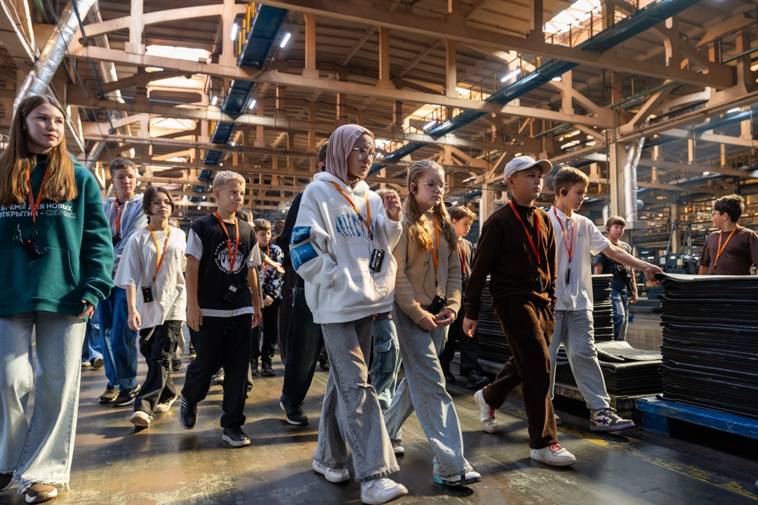 Как люди и роботы создают современные шины?