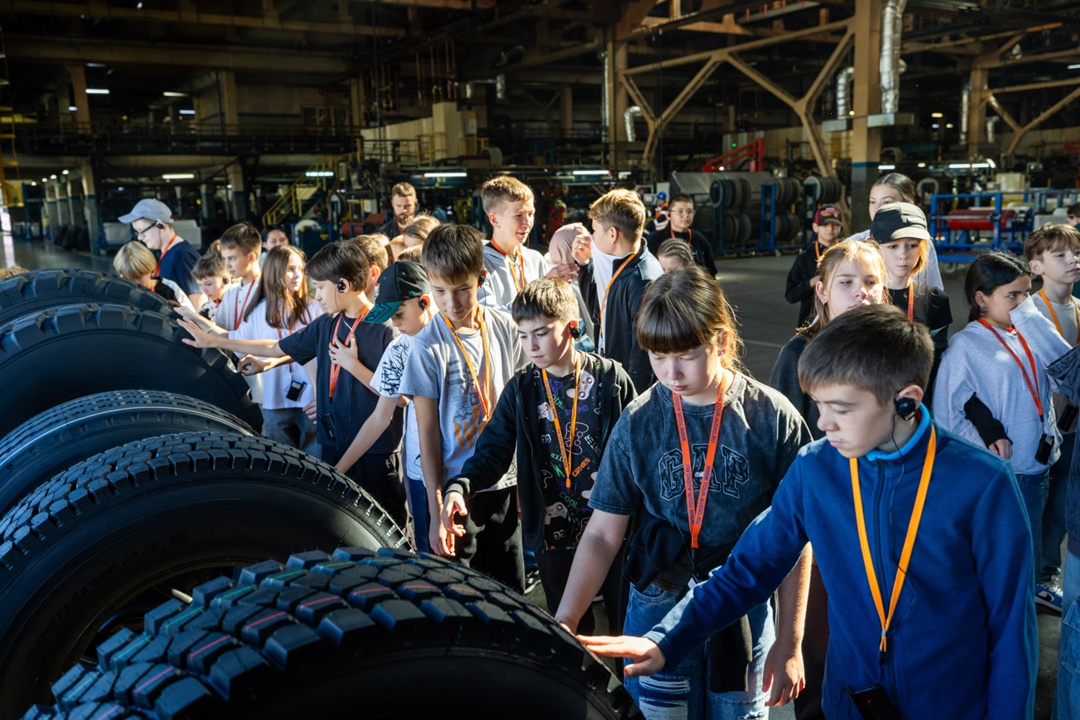 Как люди и роботы создают современные шины?