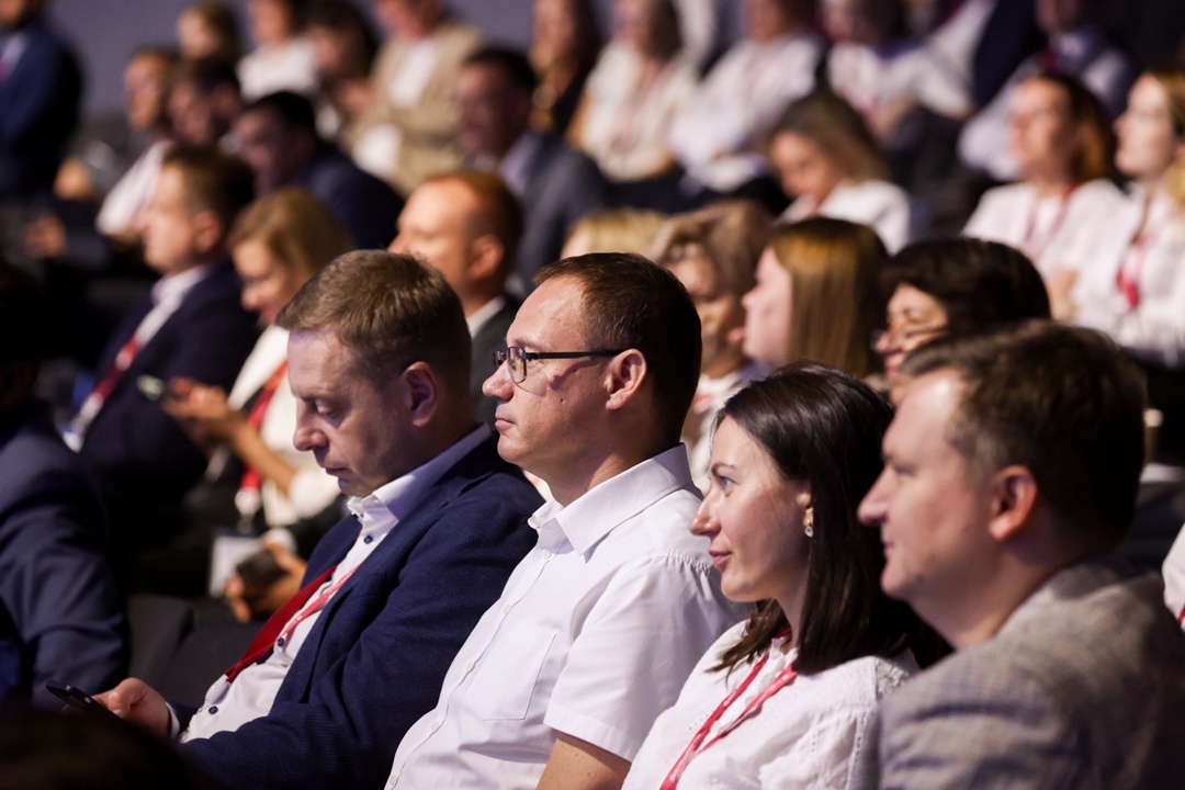 На ВНОТ-2025 обсудили вопросы производительности труда и платформенной занятости.