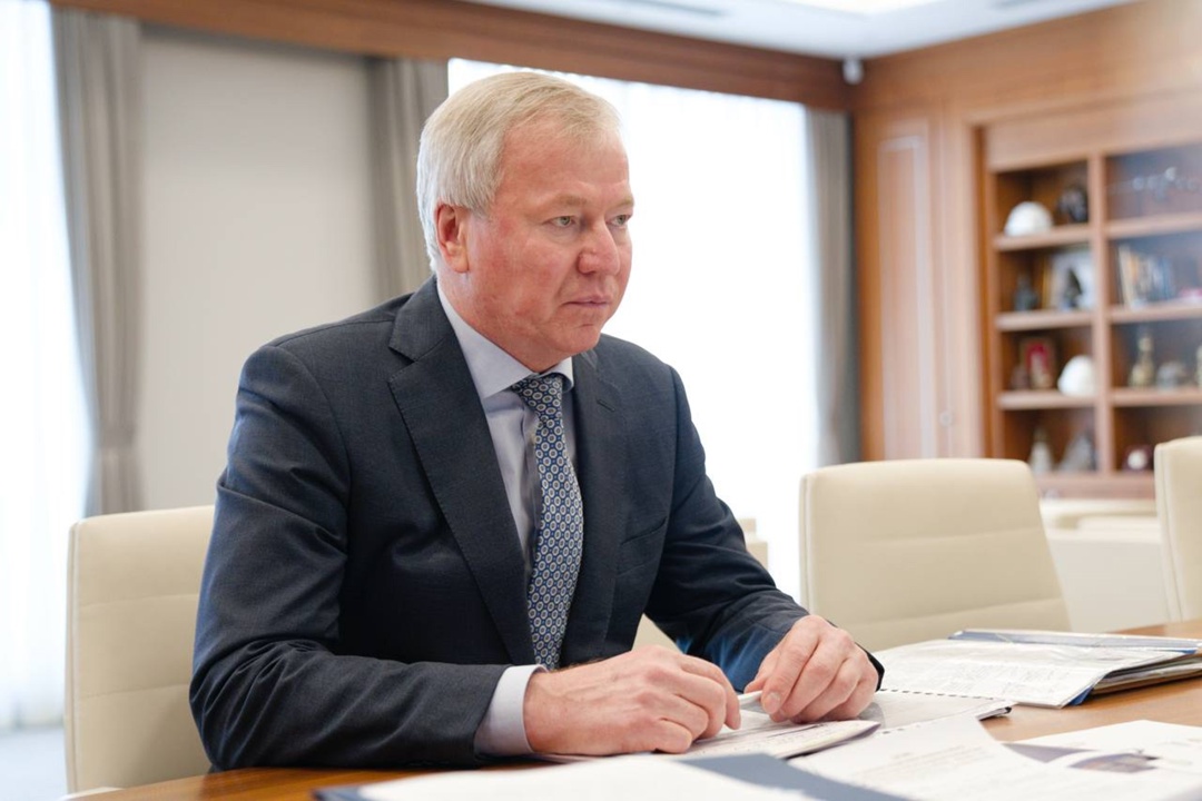 Глава Минстроя России Ирек Файзуллин провёл рабочую встречу с Генеральным директором Судебного департамента при Верховном Суде РФ Владиславом Ивановым