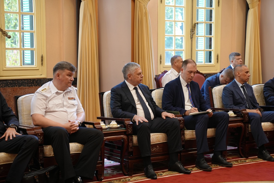 На высшем уровне: переговоры российской делегации во Вьетнаме