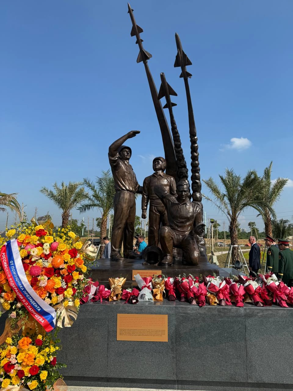 На высшем уровне: переговоры российской делегации во Вьетнаме