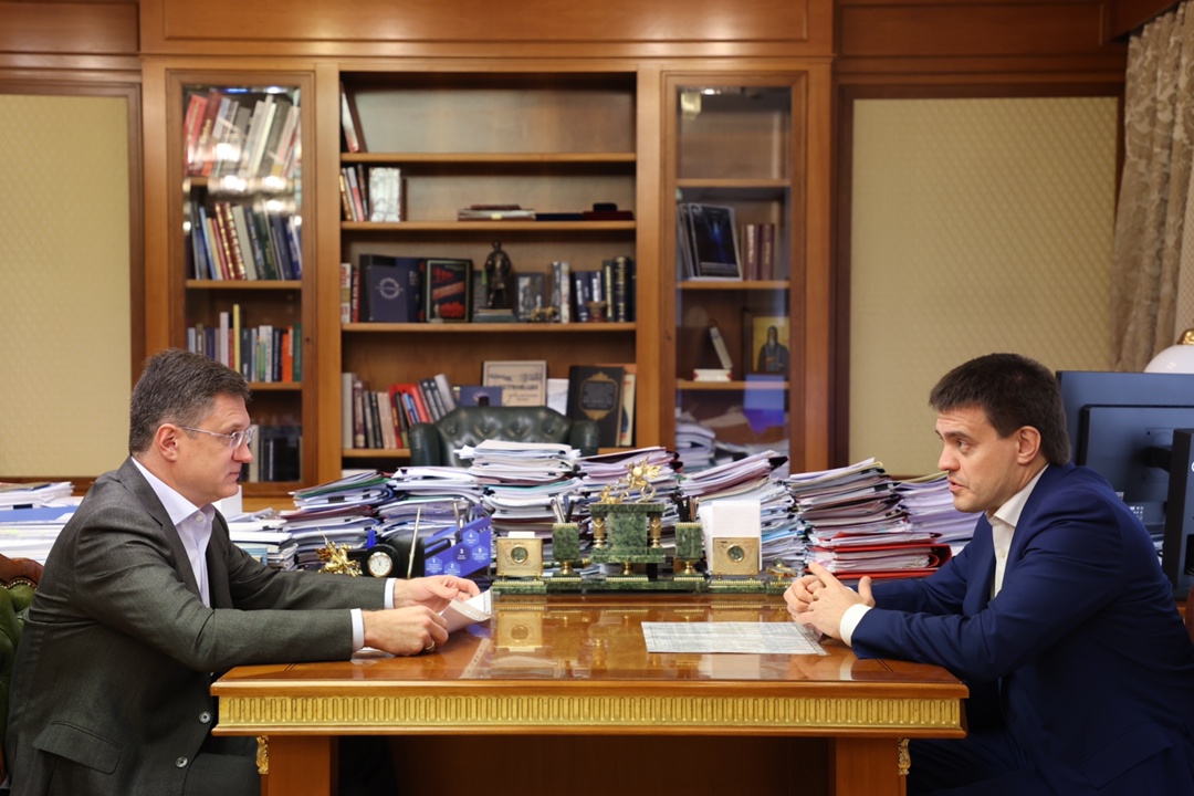 Александр Новак встретился с губернатором Красноярского края Михаилом Котюковым.