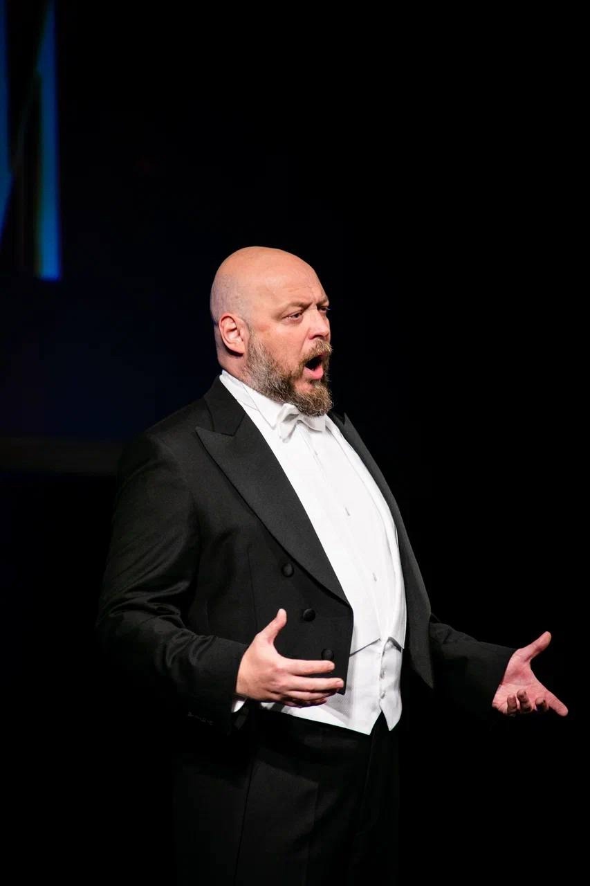 Классика для Югры Звёзды оперы поздравляют базовые города ЛУКОЙЛа с юбилеями: лет — Когалыму и лет — Лангепасу.