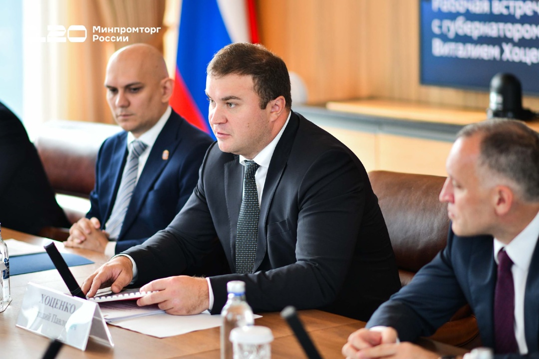 Антон Алиханов и Виталий Хоценко обсудили промышленный потенциал Омской области