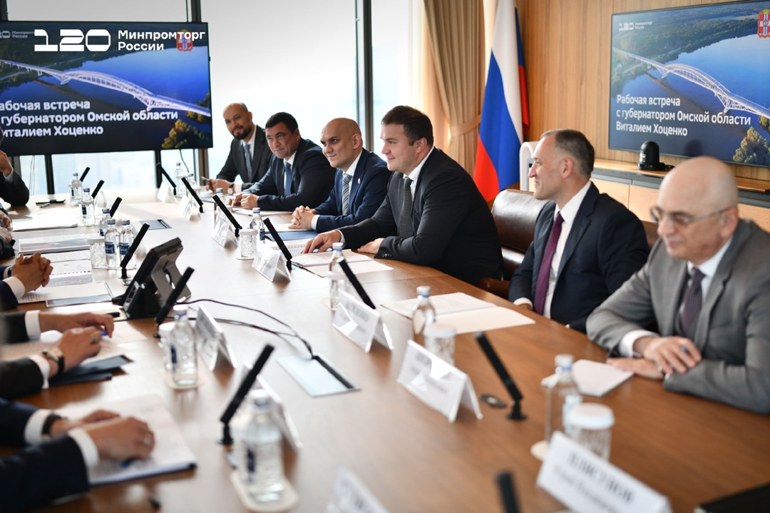 Антон Алиханов и Виталий Хоценко обсудили промышленный потенциал Омской области
