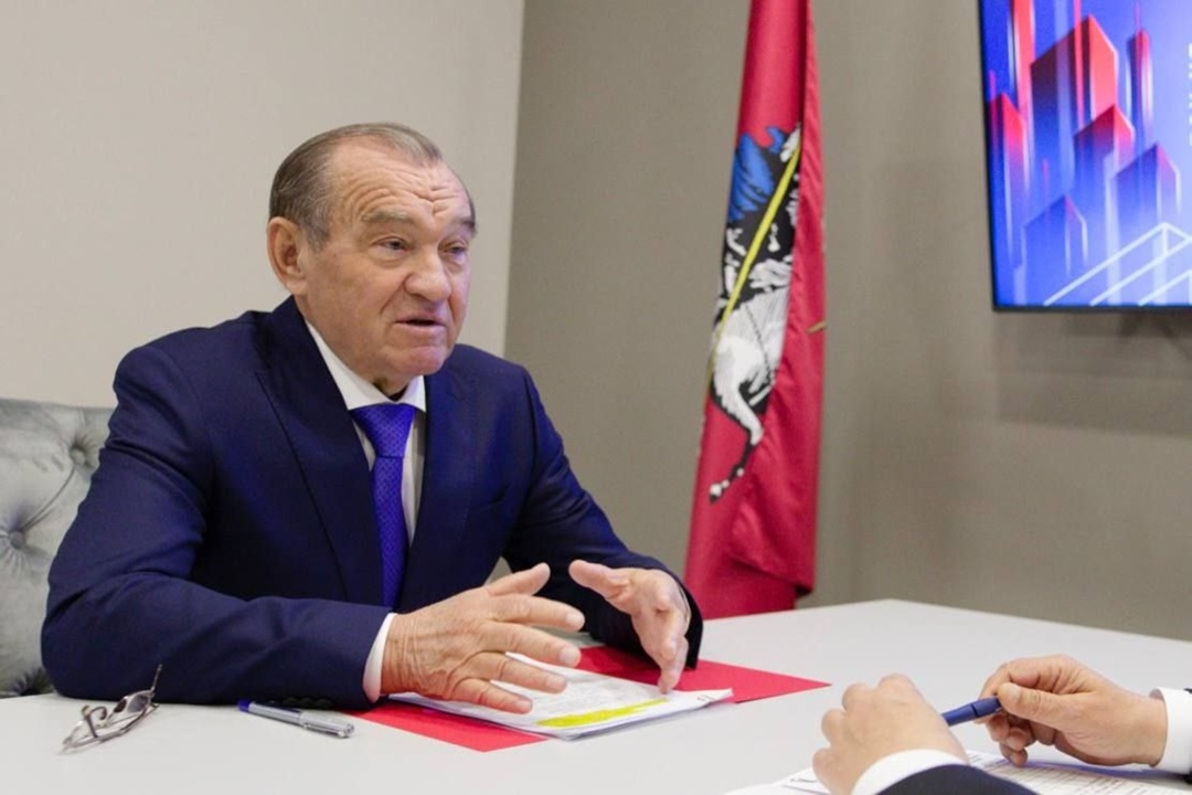 На полях Всероссийского форума развития ЖКХ Глава Минстроя России Ирек Файзуллин и Заместитель Мэра Москвы по вопросам ЖКХ и благоустройства Петр Бирюков…