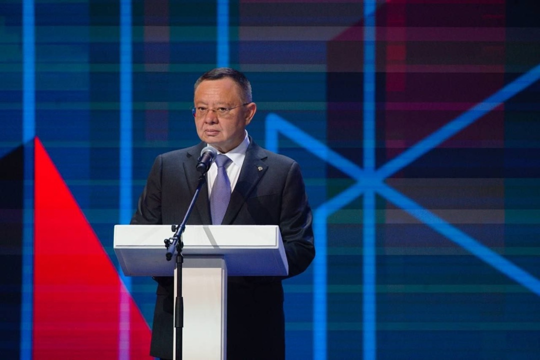 Глава Минстроя России Ирек Файзуллин открыл пленарное заседание Всероссийского форума развития ЖКХ