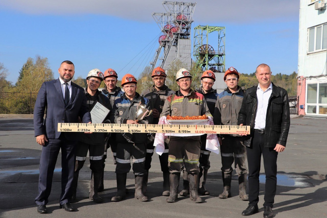 Проходчики шахты «Осинниковская» отметили пройденный километр с начала года!