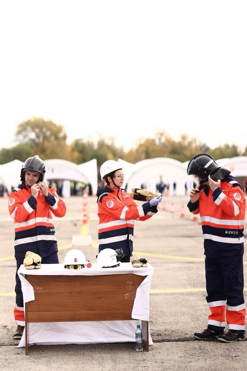 Высший пилотаж на земле Работник ЛУКОЙЛа Игорь Шевченко — победитель Всероссийского конкурса профессионального мастерства «Авиатопливный вызов» в номинации…