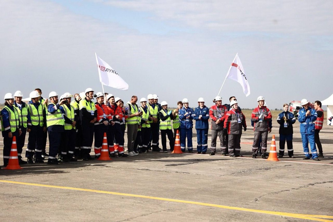 Высший пилотаж на земле Работник ЛУКОЙЛа Игорь Шевченко — победитель Всероссийского конкурса профессионального мастерства «Авиатопливный вызов» в номинации…