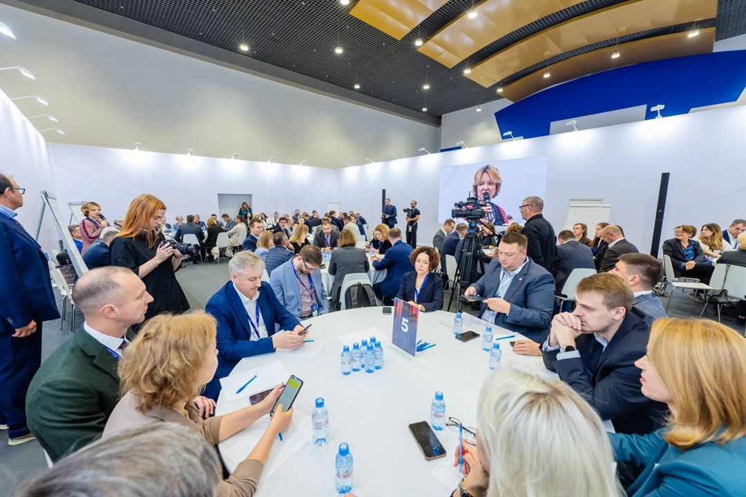 Завершилась программа второго дня Всероссийского форума развития жилищно-коммунального хозяйства и X Юбилейного съезда региональных операторов капитального…