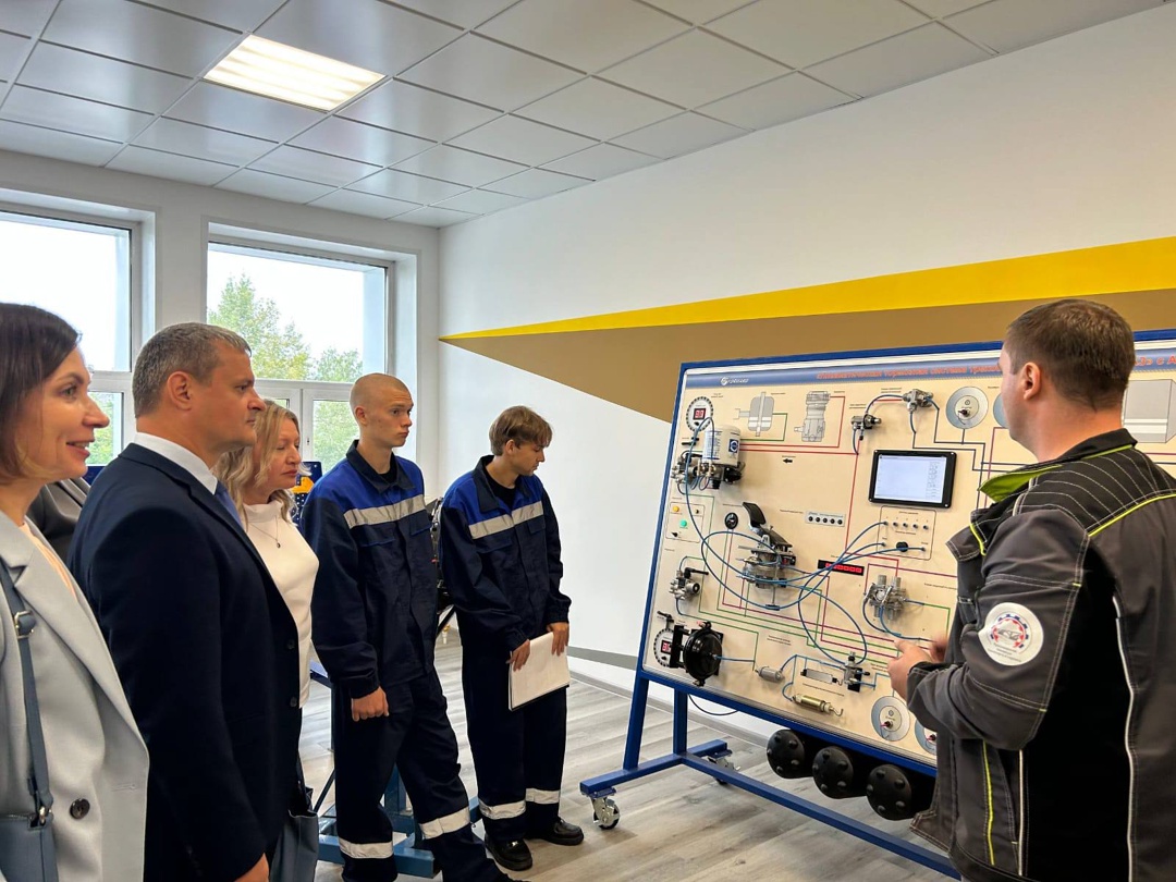 «Профессионалитет» в действии: готовим кадры для нефтянки