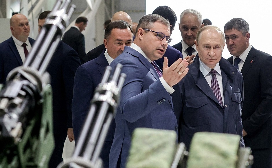 Ростех представил Владимиру Путину перспективные образцы вооружения и военной техники на «Мотовилихе»