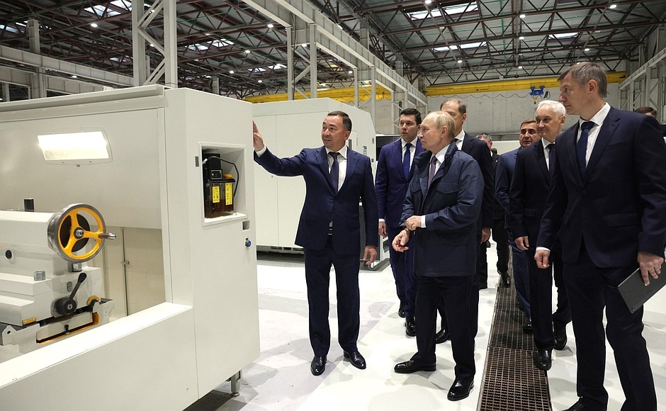 Ростех представил Владимиру Путину перспективные образцы вооружения и военной техники на «Мотовилихе»