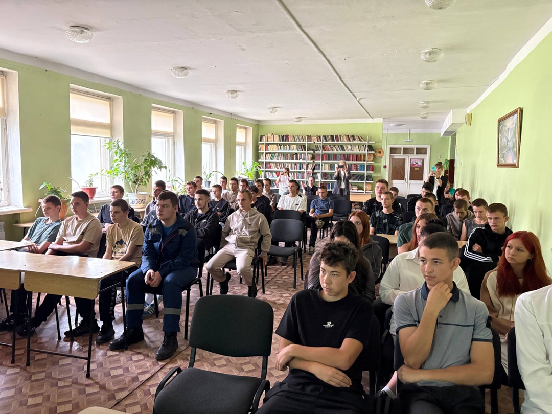 С началом учебного года сотрудники СХБН «Русагро» возобновили свои профориентационные выезды, на этот раз посетив учебные заведения в Приморском крае