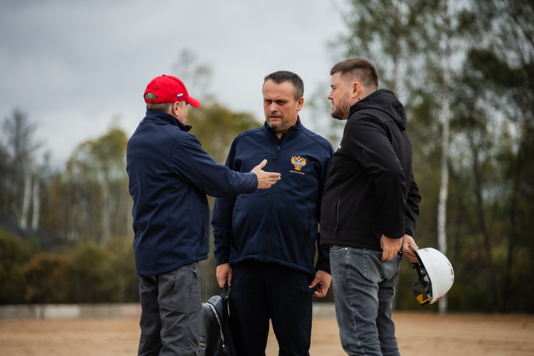 Виталий Савельев и глава Минтранса Андрей Никитин ознакомились с ходом строительства высокоскоростной магистрали Москва – Санкт-Петербург.