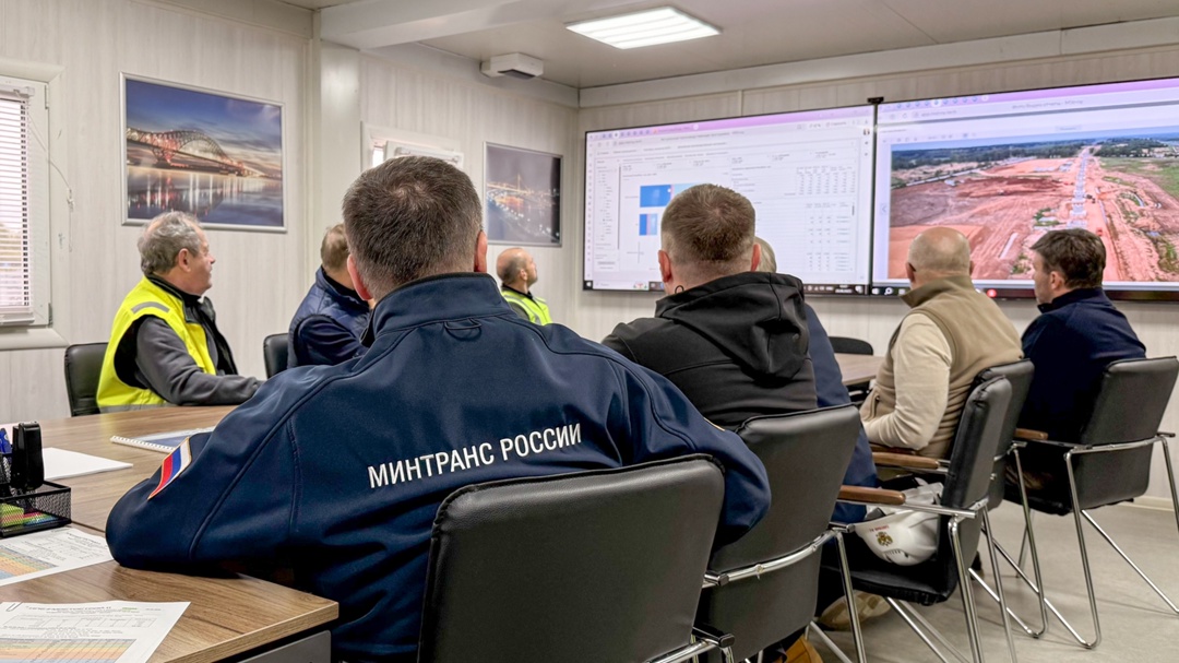 Виталий Савельев и глава Минтранса Андрей Никитин ознакомились с ходом строительства высокоскоростной магистрали Москва – Санкт-Петербург.