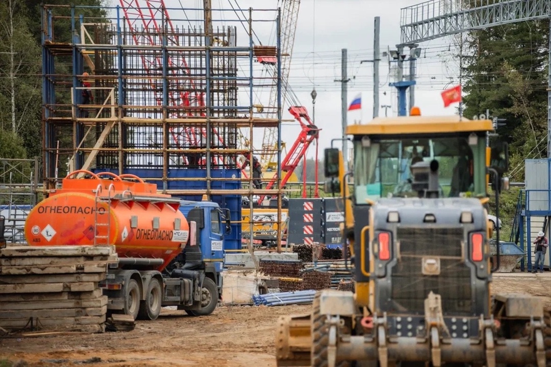 На ВСМ работа идет по графику Вице-премьер Виталий Савельев осмотрел искусственные сооружения первого участка будущей высокоскоростной железнодорожной…