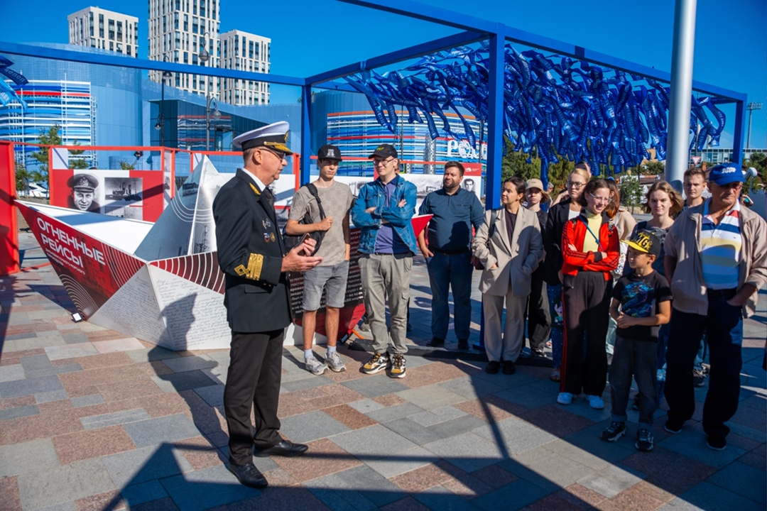 История живёт, пока мы её помним! На набережной Владивостока, где расположена наша выставка «Огненные рейсы», ребята из многодетных семей, воспитанники…