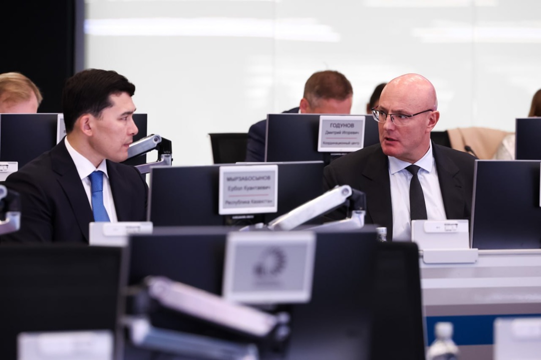 Дмитрий Чернышенко провел встречу с министром туризма и спорта Казахстана Ерболом Мырзабосыновым.