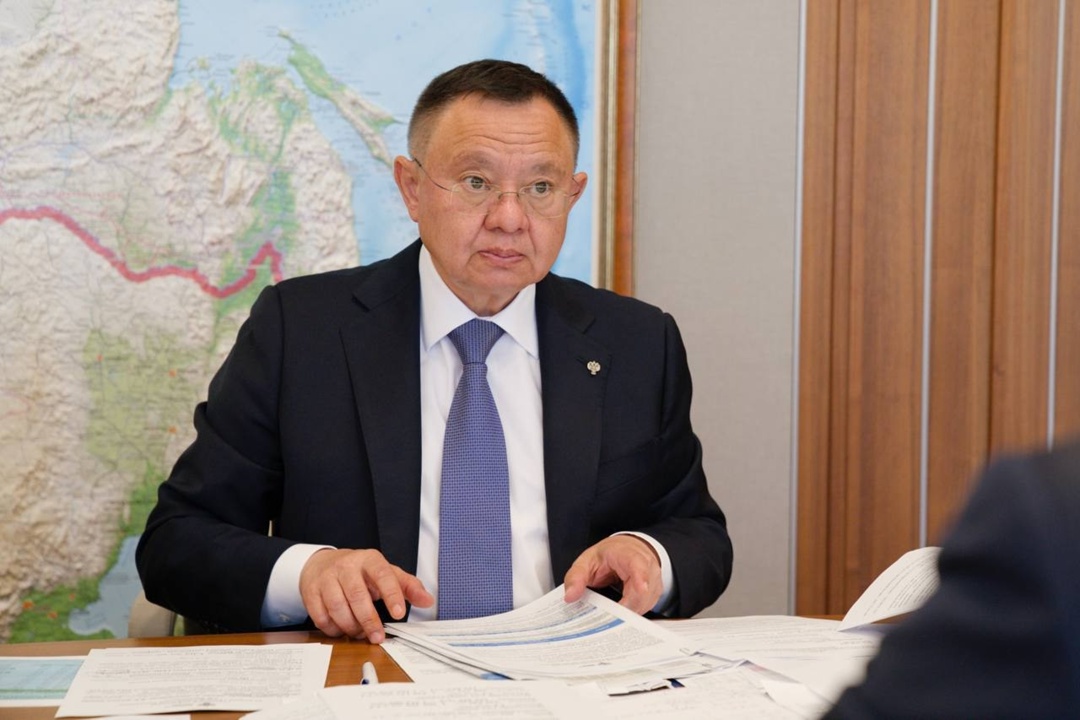 Министр строительства и ЖКХ РФ Ирек Файзуллин провел рабочую встречу с главой Удмуртской Республики Александром Бречаловым