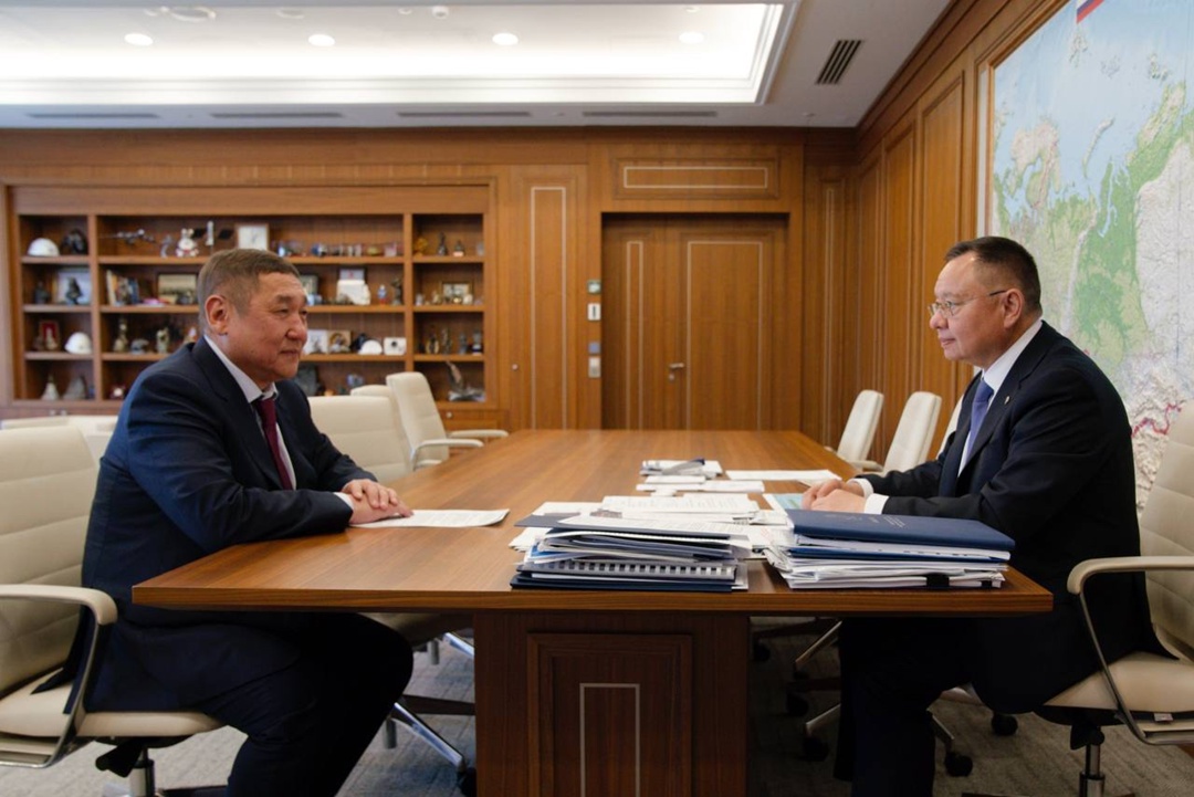 Глава Минстроя России Ирек Файзуллин провел рабочую встречу с начальником Государственной жилищной инспекции города Москвы Олегом Кичиковым