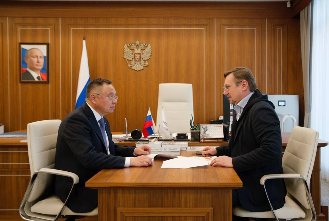 Министр строительства и ЖКХ РФ Ирек Файзуллин провел рабочую встречу с Заместителем начальника Управления Президента РФ по общественным проектам Александром…