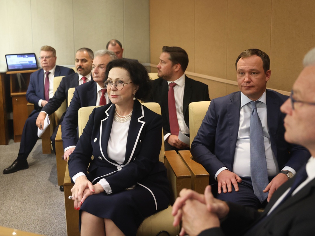 Госдума на пленарном заседании по представлению Президента России назначила на должность аудиторов Счетной палаты: Максима Зайцева, Игоря Каграманяна, Олега…