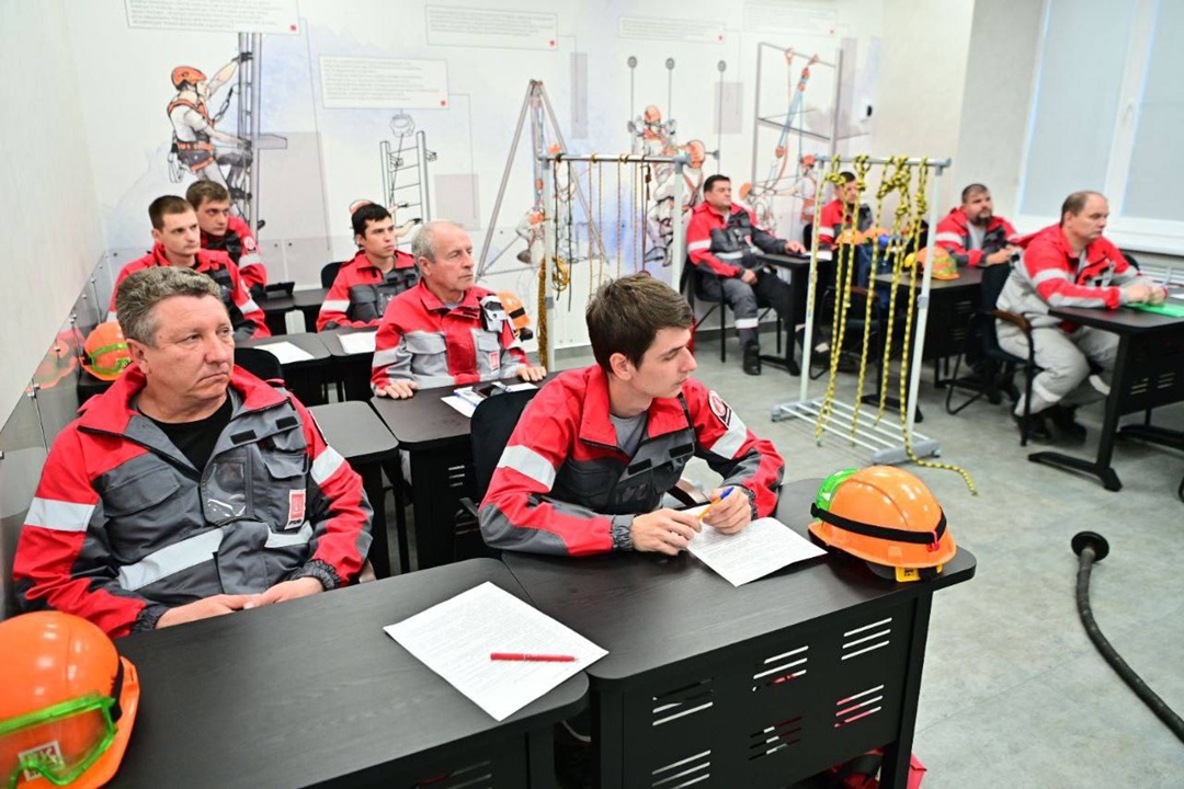 Курс профессионалов В Будённовске в филиале астраханского Корпоративно-учебного центра, построенного при поддержке ЛУКОЙЛа, прошли обучение специалистов…