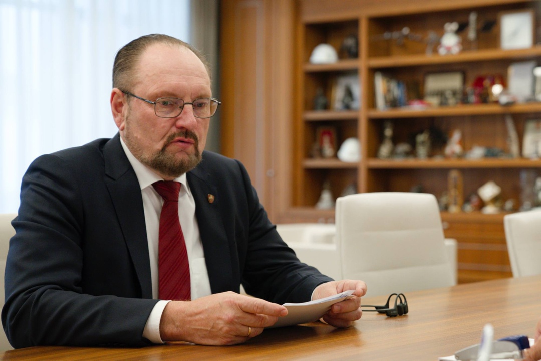 Глава Минстроя России Ирек Файзуллин провел рабочую встречу с начальником Главгосэкспертизы России Игорем Маныловым