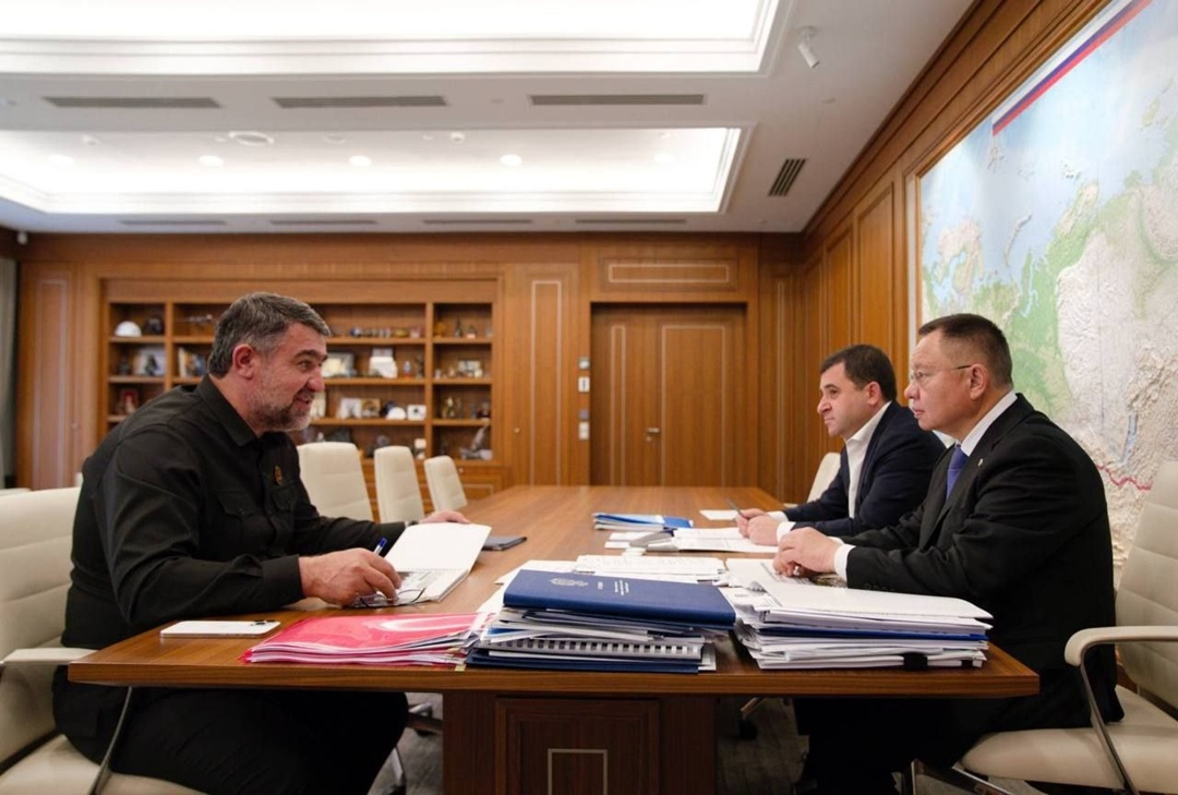 Глава Минстроя России Ирек Файзуллин провел совещание о развитии строительной отрасли и сферы ЖКХ в Чеченской Республике