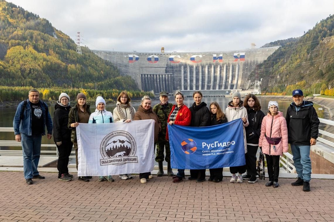 В Сибири состоялась арт-экспедиция на Саяно-Шушенское водохранилище